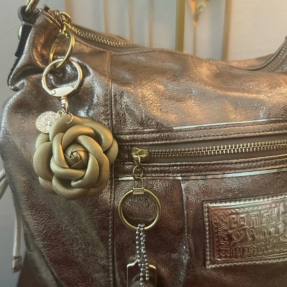Handmade Wailiki‎ Gold Flower Keychain & Bag Charm NWOT